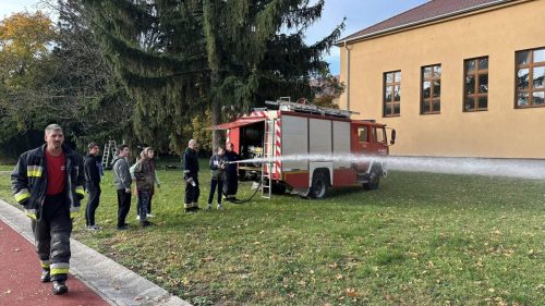 562209727 1384378257025259 907788747103393352 n