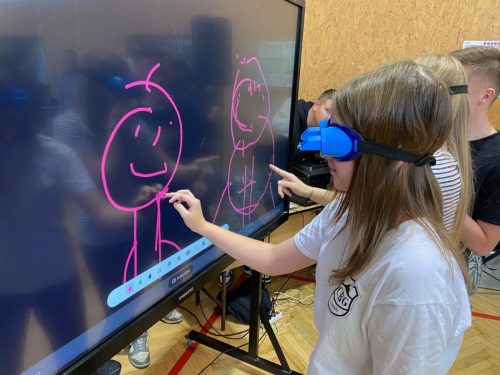 559027880 1389153416547743 7501215366135203900 n