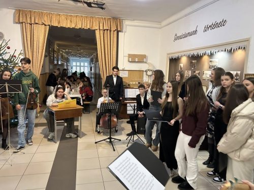 599937883 1442457884550629 4870567678160478674 n