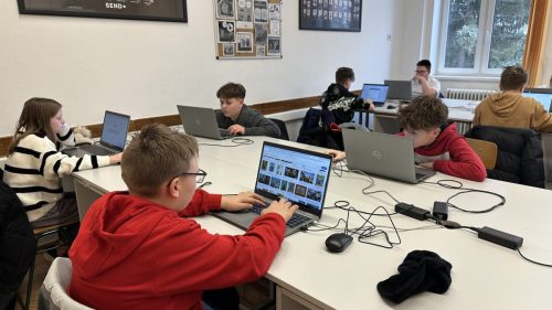 616076910 1464791095650641 6935857648136602418 n